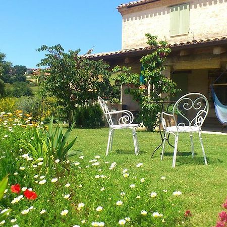 Poggio Dei Prugnoli Bed & Breakfast Tavoleto Eksteriør bilde