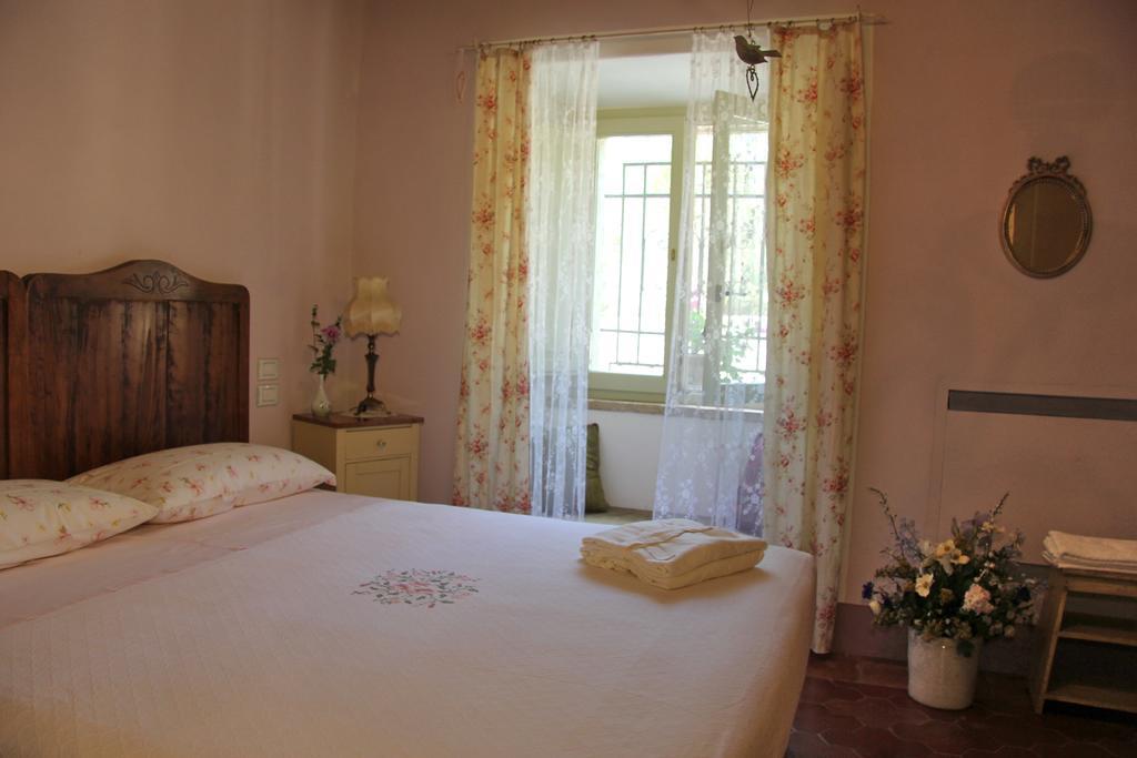 Poggio Dei Prugnoli Bed & Breakfast Tavoleto Eksteriør bilde