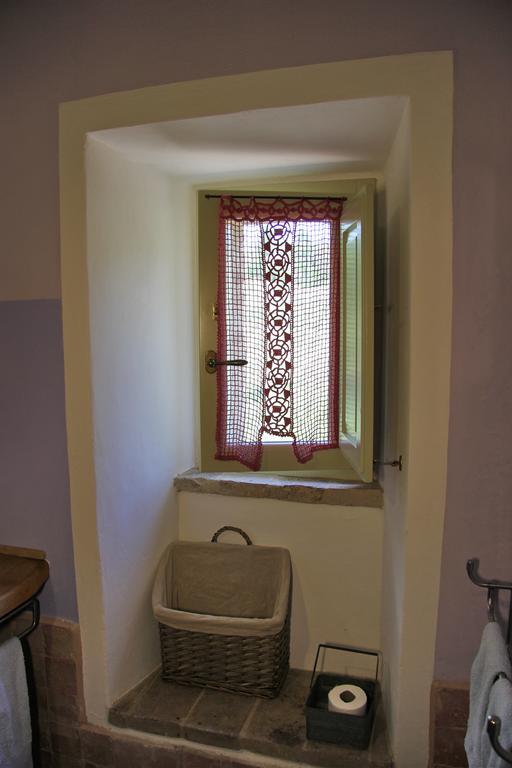 Poggio Dei Prugnoli Bed & Breakfast Tavoleto Eksteriør bilde