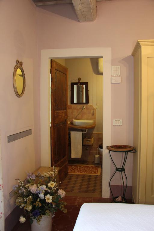 Poggio Dei Prugnoli Bed & Breakfast Tavoleto Eksteriør bilde